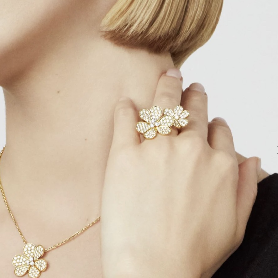 VCR002  Full crystal diamond Frivole Between the Finger ring - ccjewelryacc