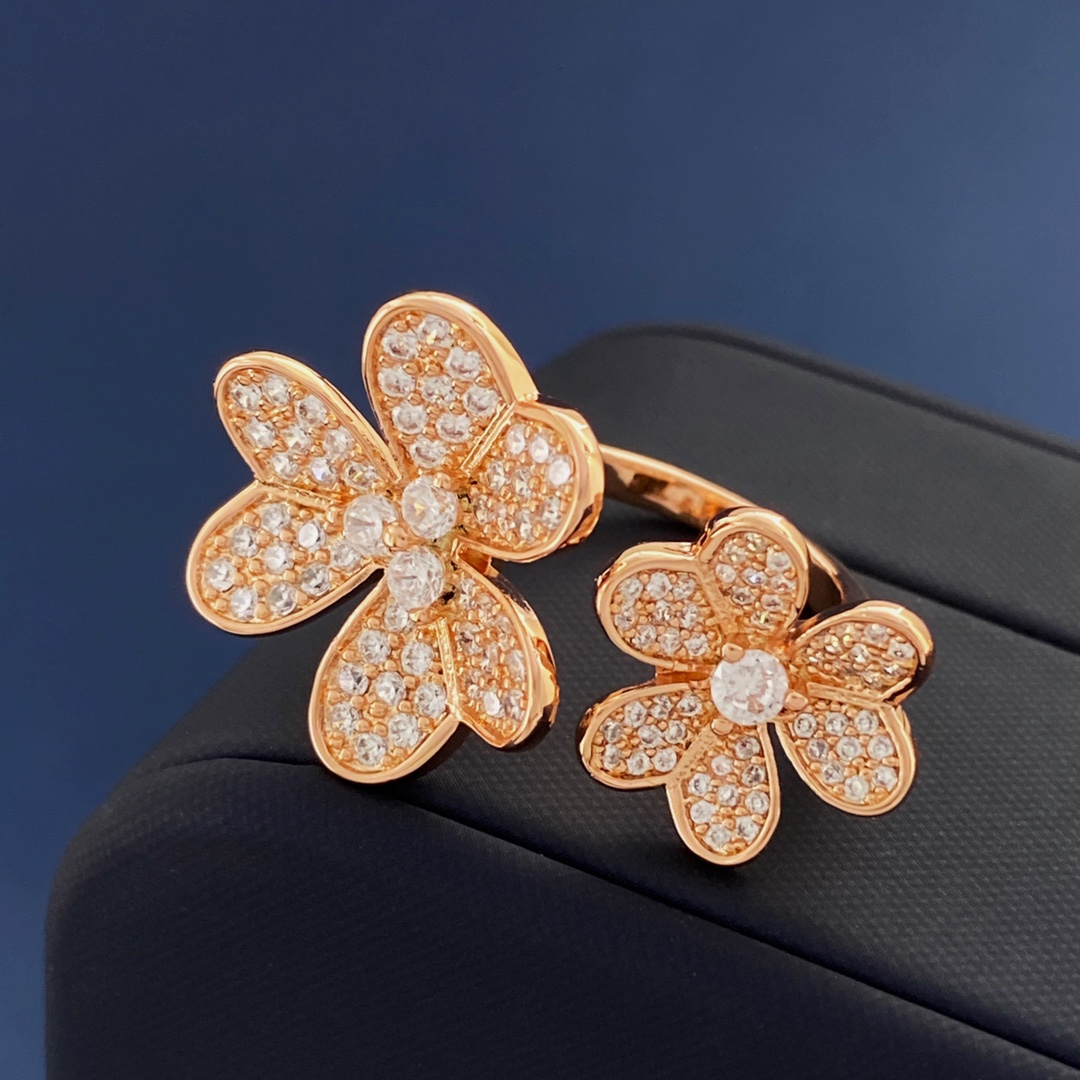 VCR002  Full crystal diamond Frivole Between the Finger ring - ccjewelryacc