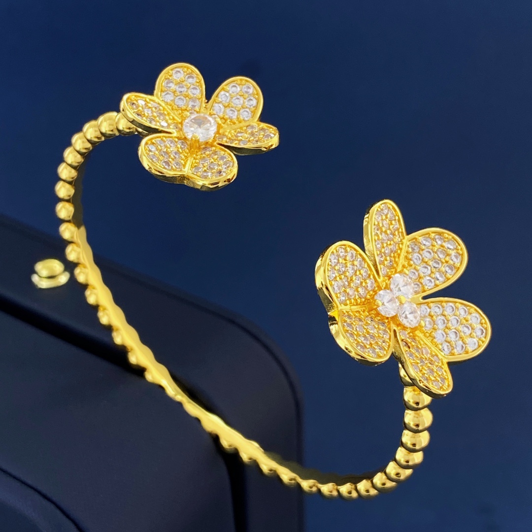 VCS024 VCA Frivole bracelet, 7 flowers, medium model - ccjewelryacc
