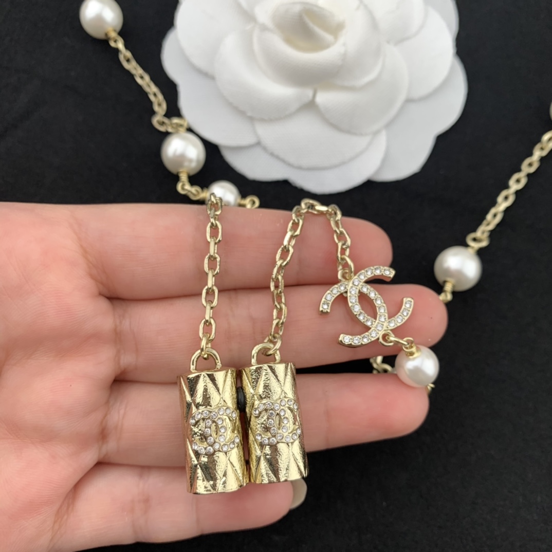 CCN373 CC Pearl Necklace With Airpods Holder - ccjewelryacc