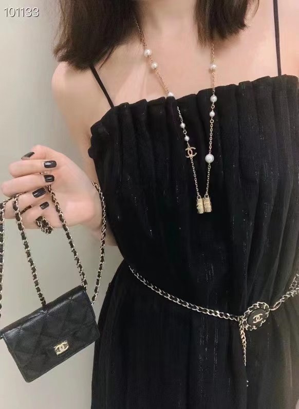 CCN373 CC Pearl Necklace With Airpods Holder - ccjewelryacc