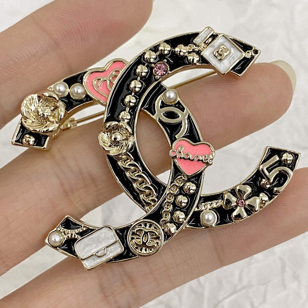 BCB349 Enamel CC brooch - ccjewelryacc