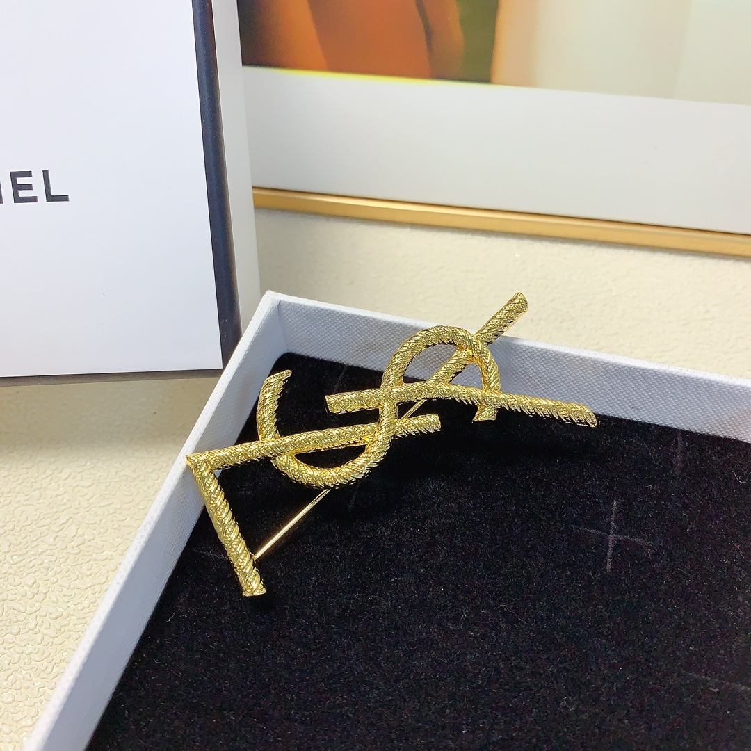 BYB001  Opyum y twisted brooch in metal - ccjewelryacc