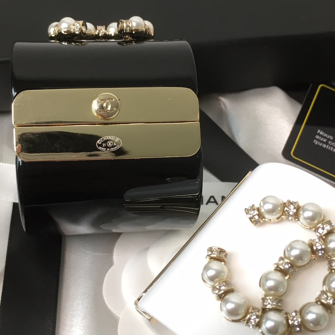 CCS120 CC acrylic cuff bracelet - ccjewelryacc