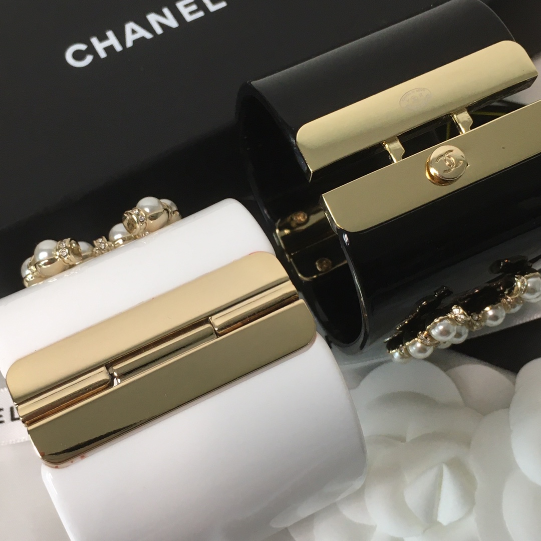 CCS120 CC acrylic cuff bracelet - ccjewelryacc