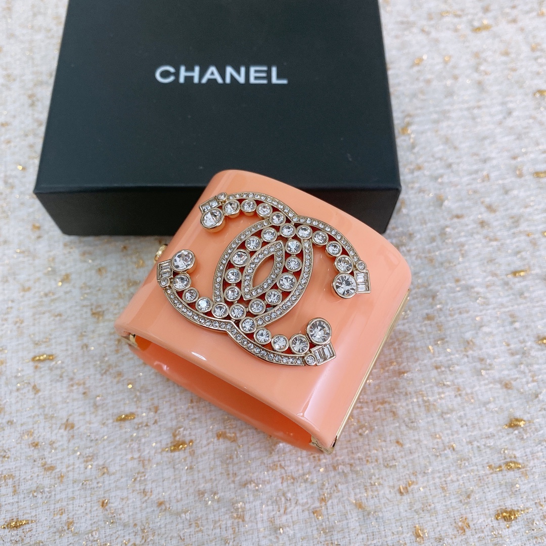 CCS122 CC acrylic cuff bracelet - ccjewelryacc