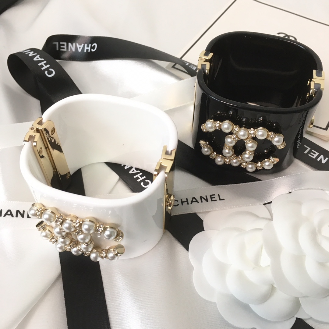 CCS120 CC acrylic cuff bracelet - ccjewelryacc