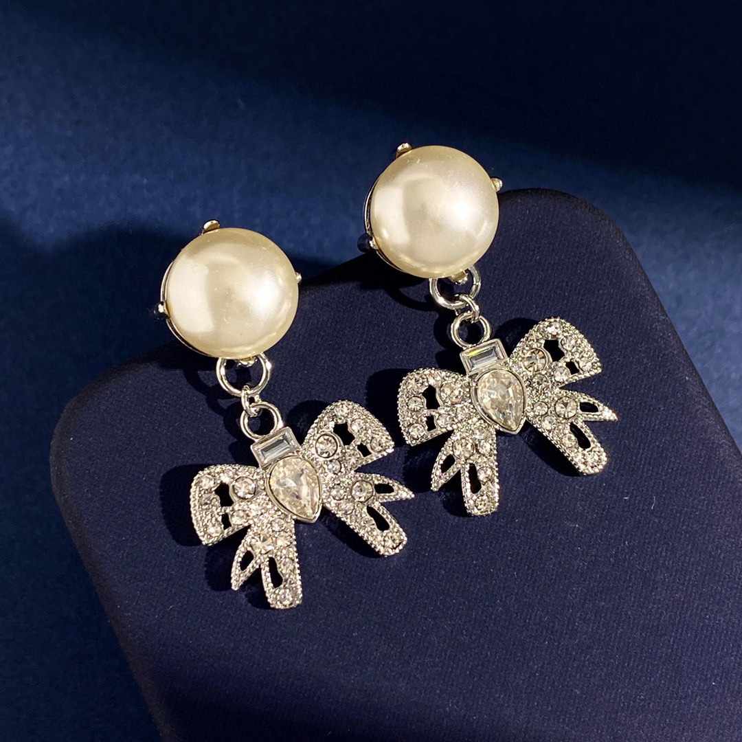 MME049 MIUMIU Pearl Rhinestone bow drop earrings - ccjewelryacc