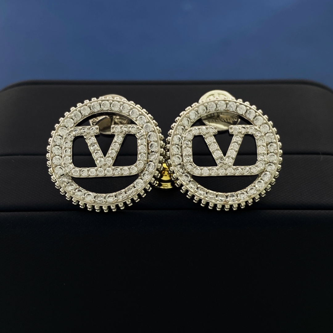 VTE017 V logo earring - ccjewelryacc