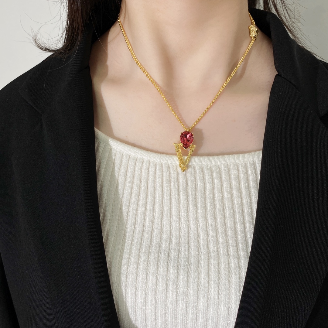 VSN037 Versace virtus necklace - ccjewelryacc