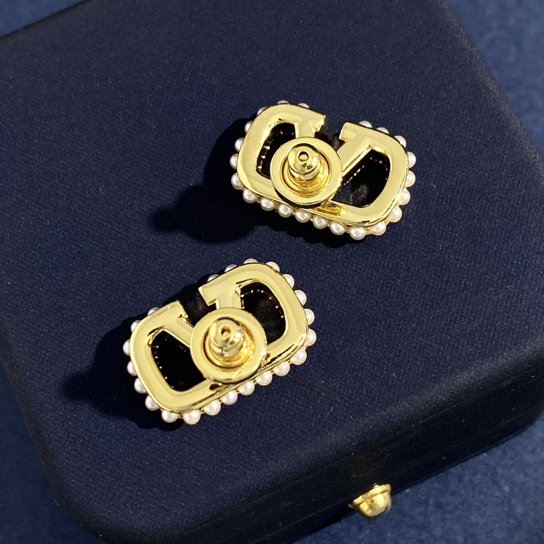 VTE019 VLOGO SIGNATURE EARRINGS IN METAL AND CRYSTALS - ccjewelryacc