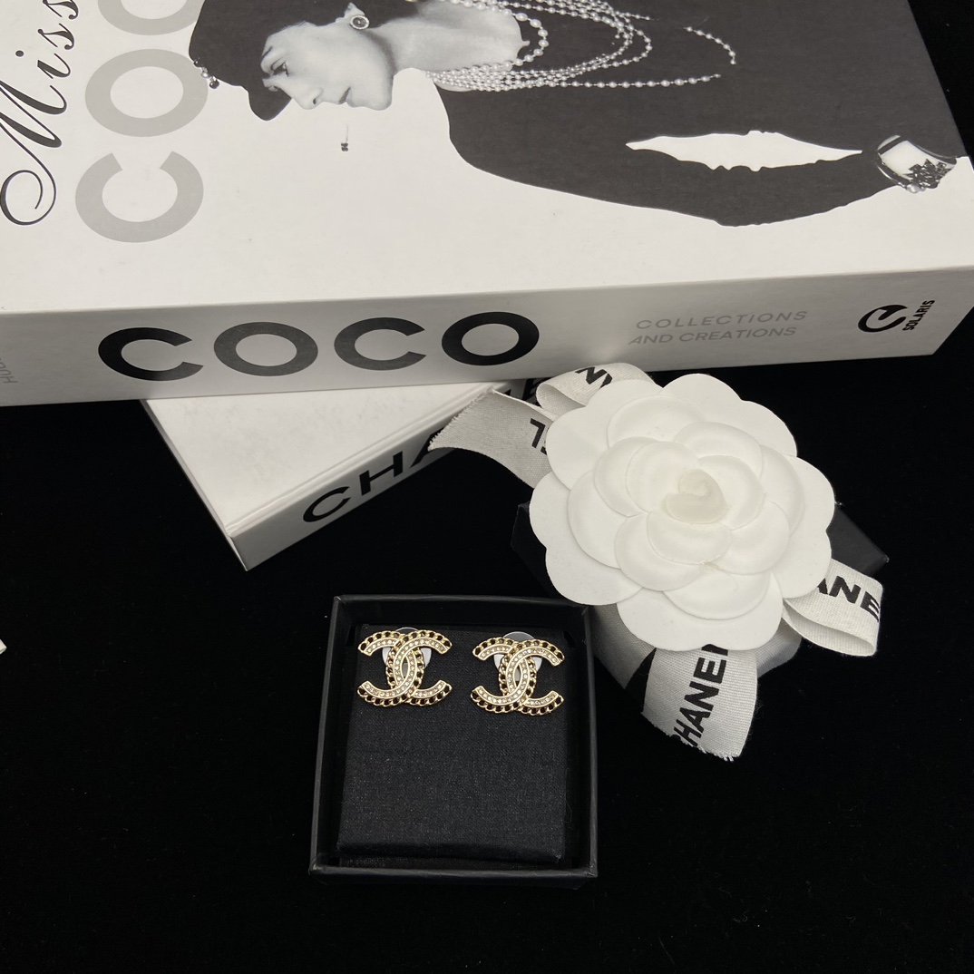 CCE756 CC Stud earrings - ccjewelryacc
