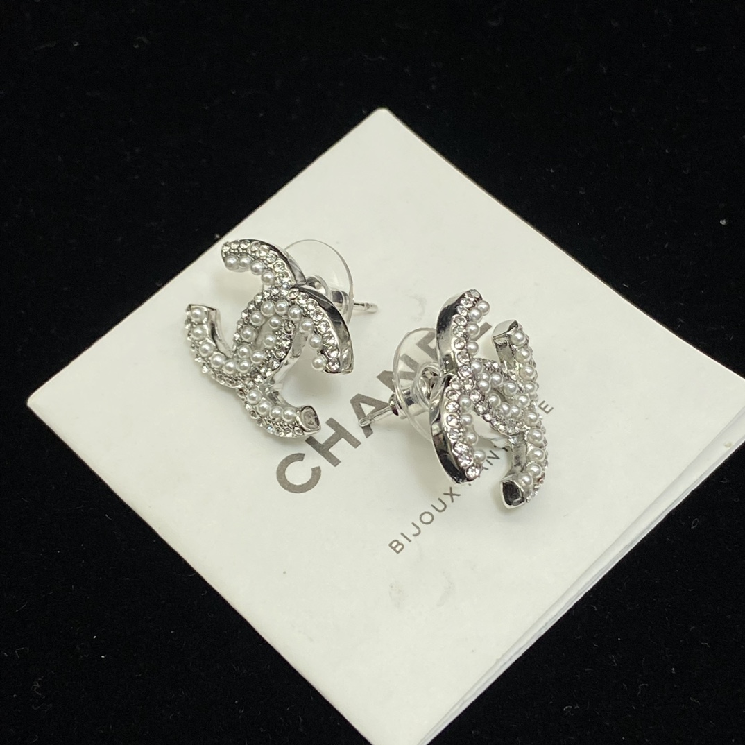 CCE755 CC Stud earrings - ccjewelryacc