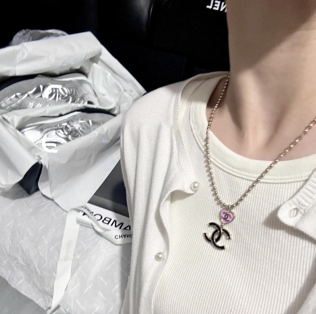 CCN426 24A Enamel Heart double CC Pendant necklace - ccjewelryacc