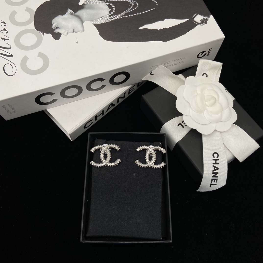 CCE758 CC Stud earrings - ccjewelryacc