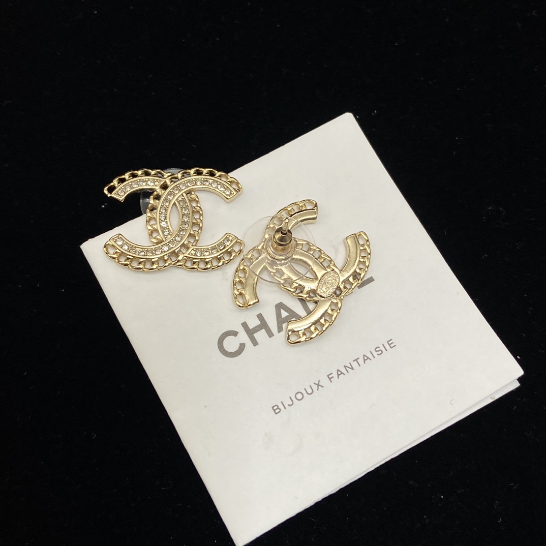 CCE756 CC Stud earrings - ccjewelryacc