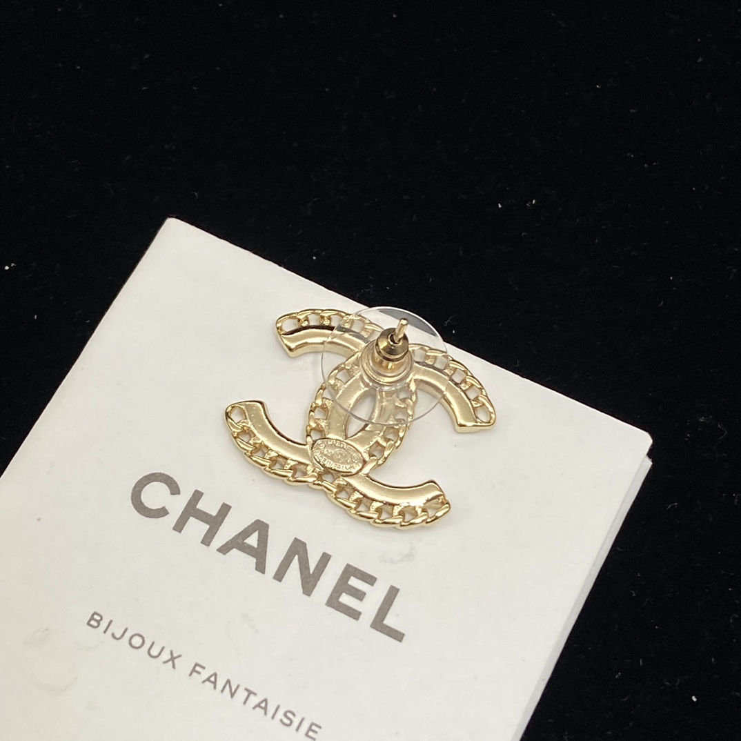 CCE756 CC Stud earrings - ccjewelryacc