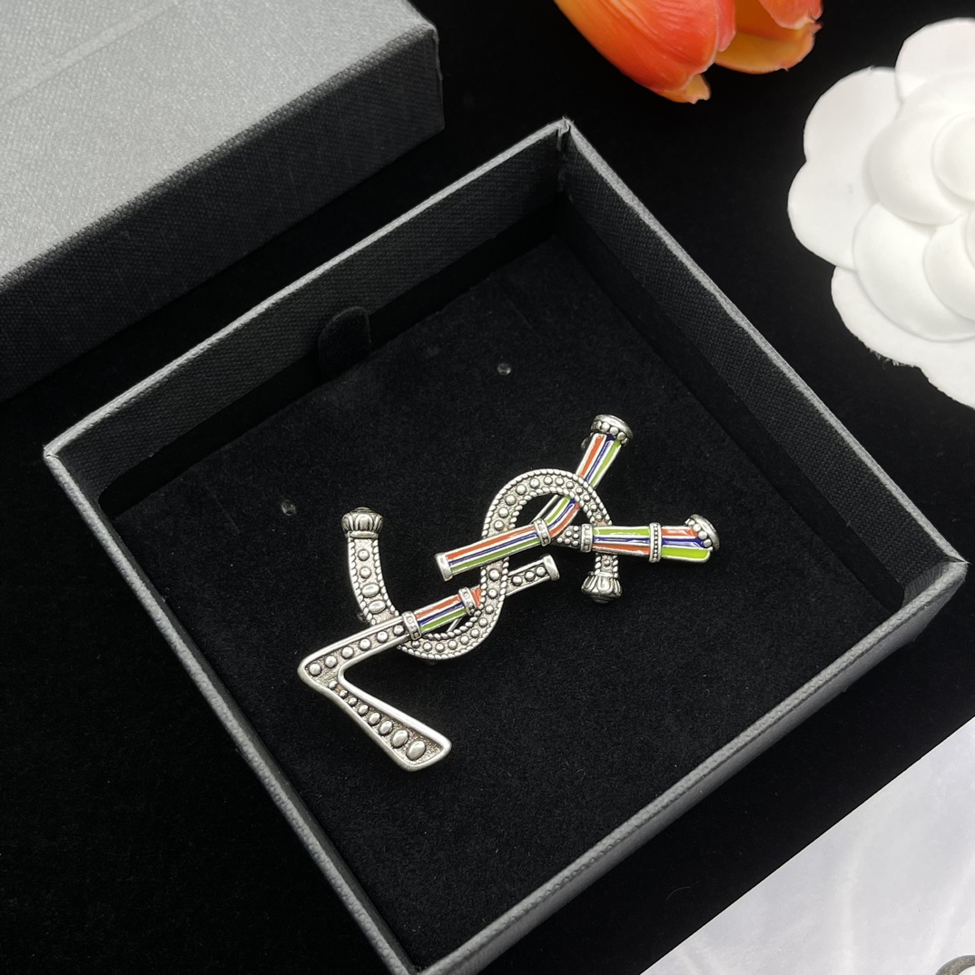 BYB002  Yves logo brooch pin - ccjewelryacc