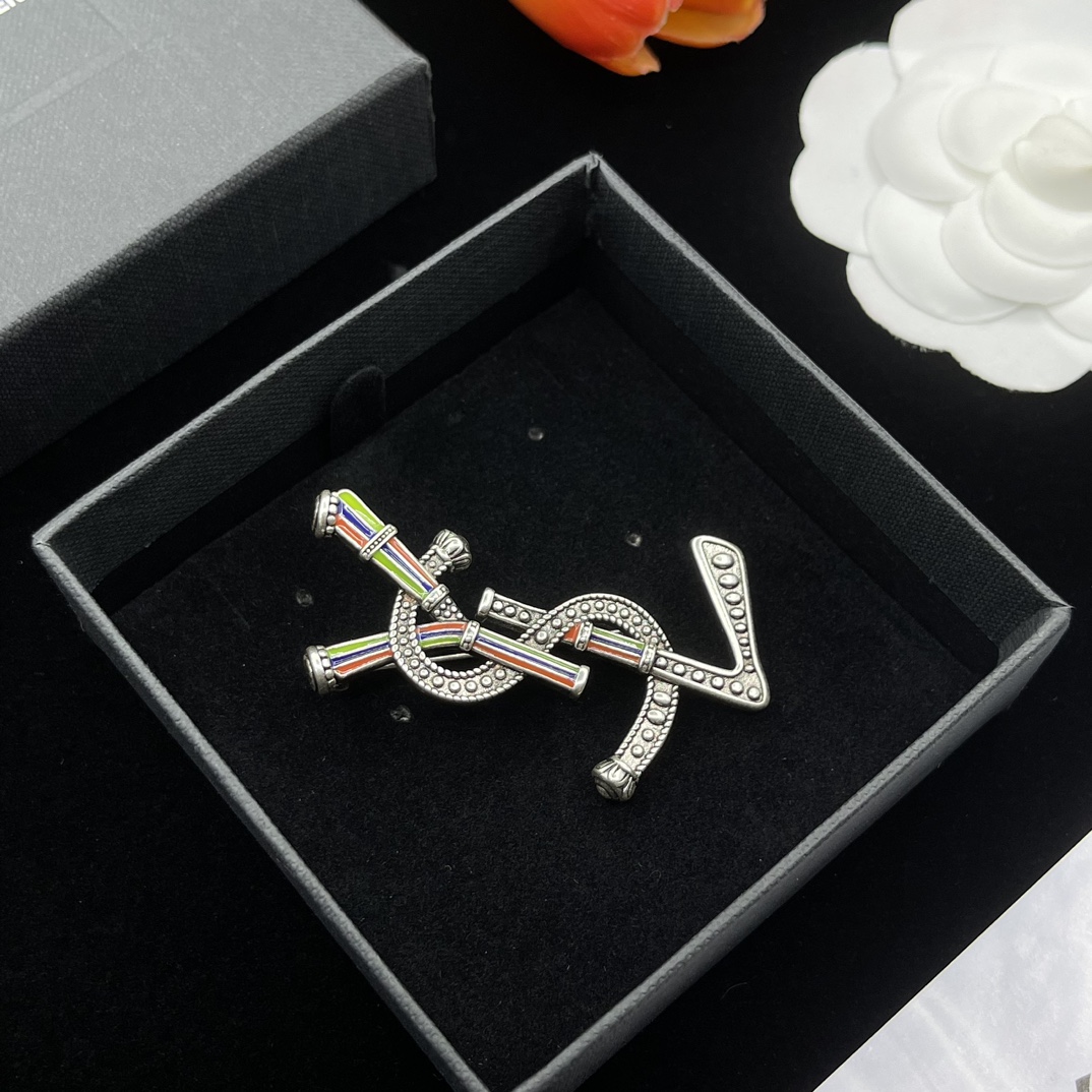BYB002  Yves logo brooch pin - ccjewelryacc