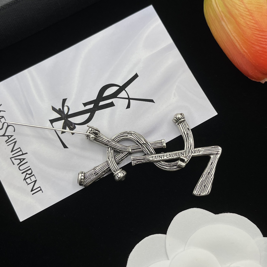 BYB002  Yves logo brooch pin - ccjewelryacc