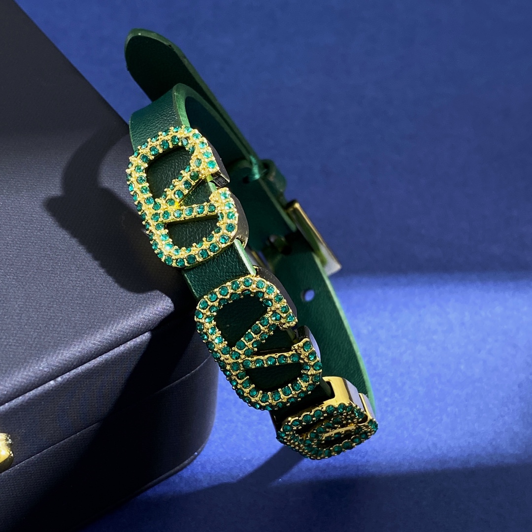 VTS016 Valentino Garavani VLogo Signature leather bracelet - ccjewelryacc