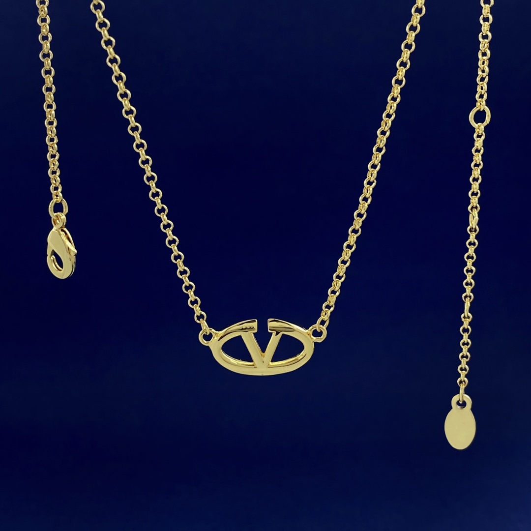 VTN025 V Logo necklace - ccjewelryacc