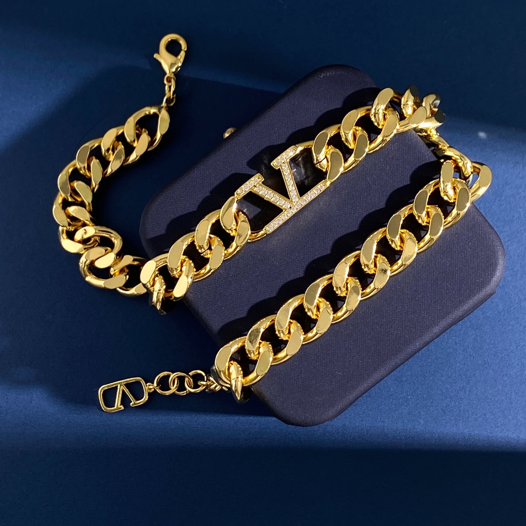 VTN034 Valentino Garavani VLogo Signature Chunky Chain choker Necklace - ccjewelryacc