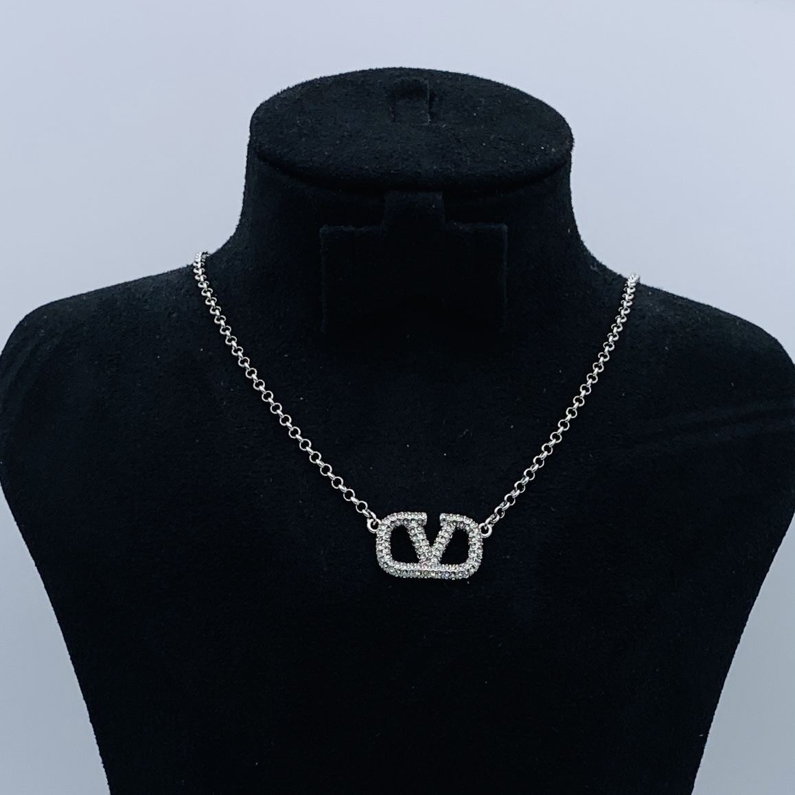 VTN009 Vlogo pendant Necklace - ccjewelryacc