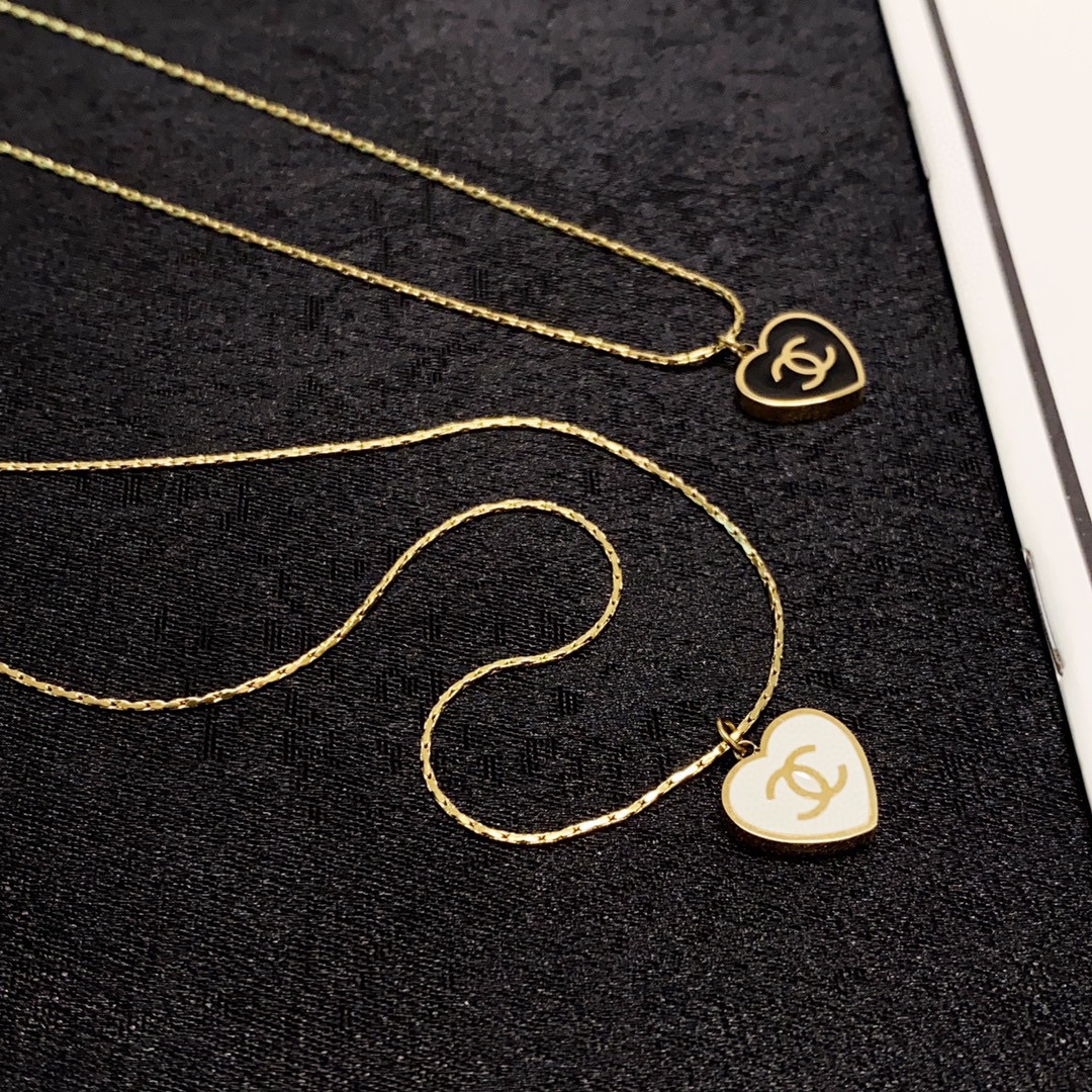 CCN436 Simple metal Black and white Heart CC Logo pendant necklace - ccfashionjewelry