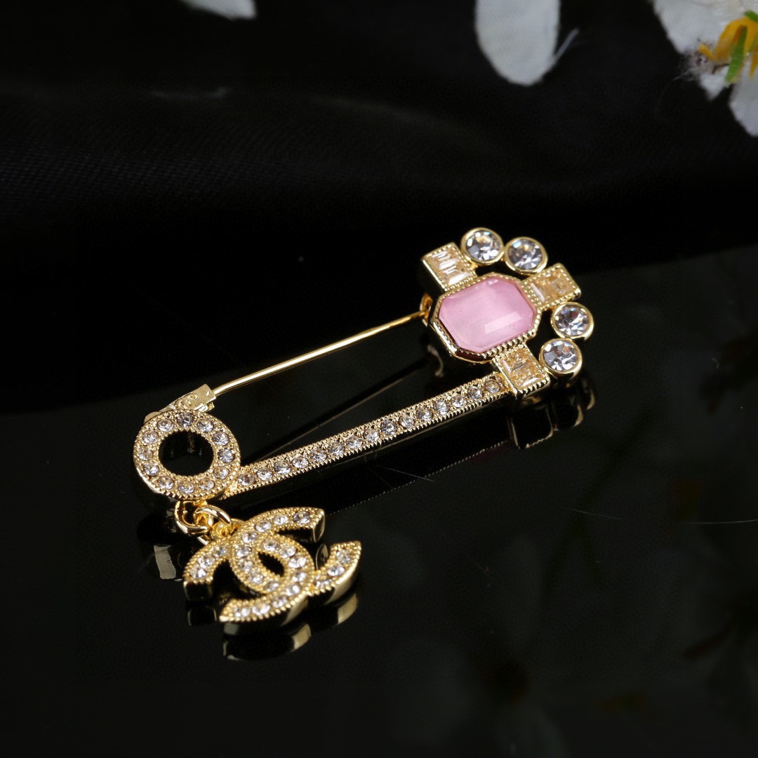 BCB168 Pink Crystal and Gold Metal Safety Pin Brooch - ccjewelryacc