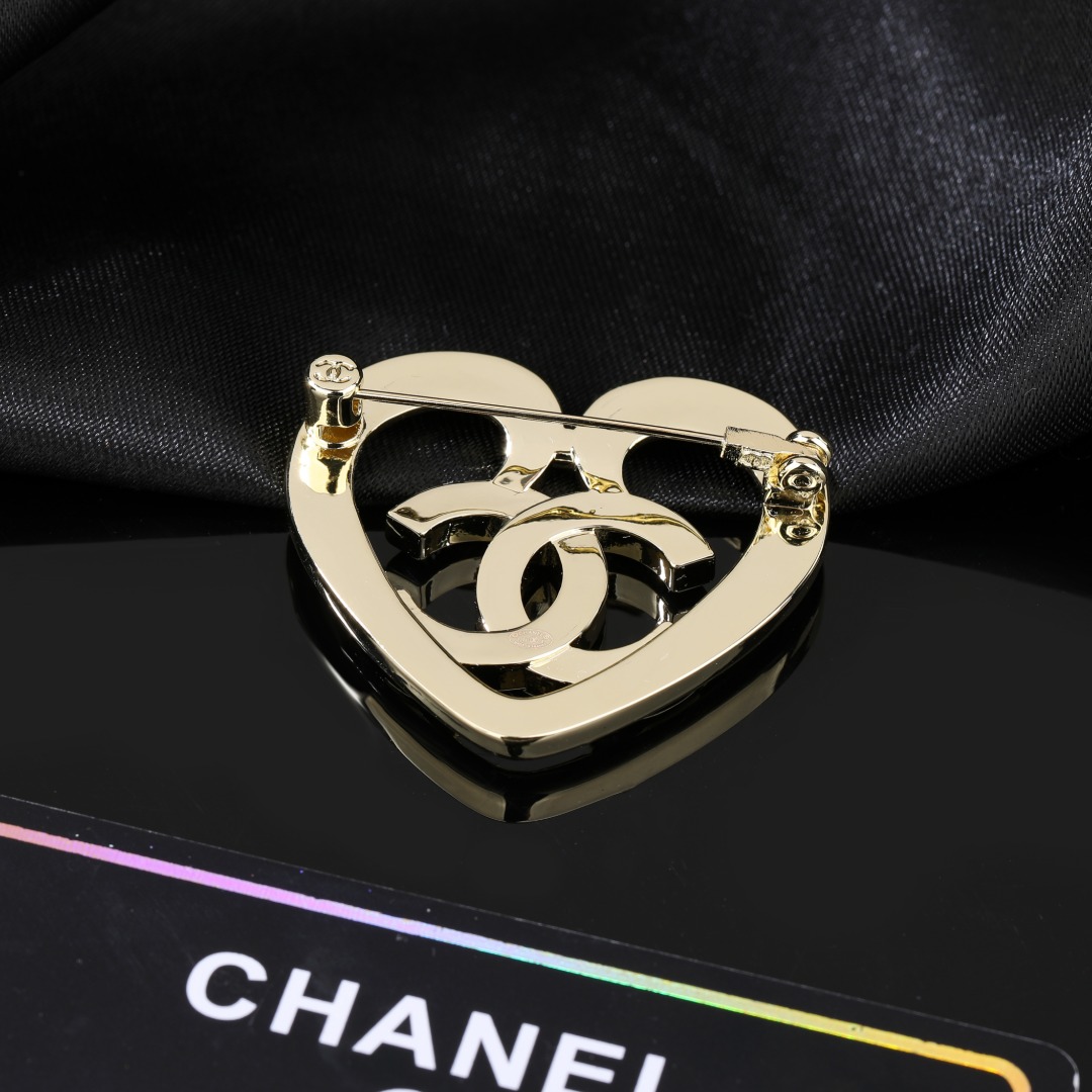 BCB378 Metal Heart with crystal cc brooch pin - ccjewelryacc