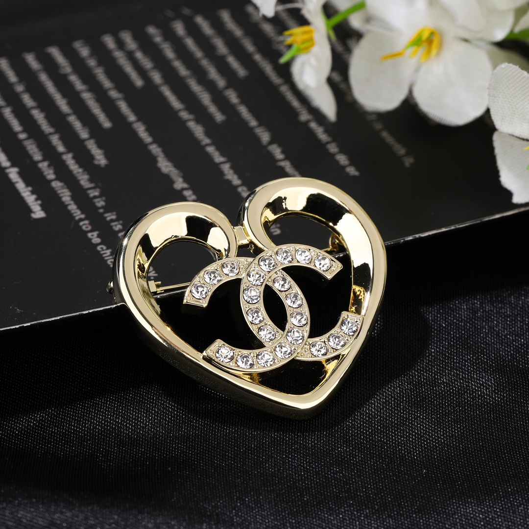 BCB378 Metal Heart with crystal cc brooch pin - ccjewelryacc