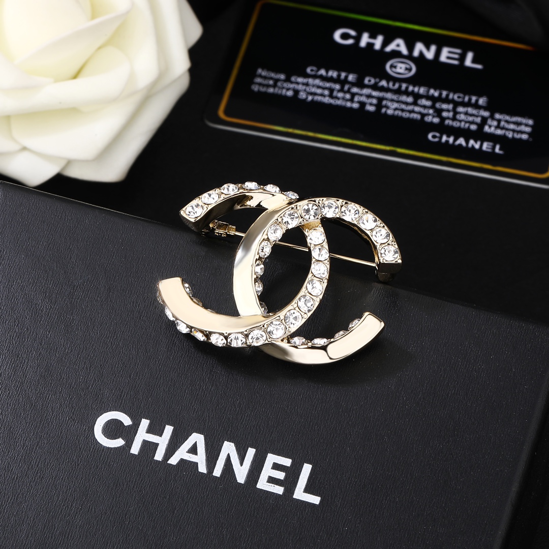 BCB091 Twisty metal CC Brooch pin with rhinestone - ccjewelryacc