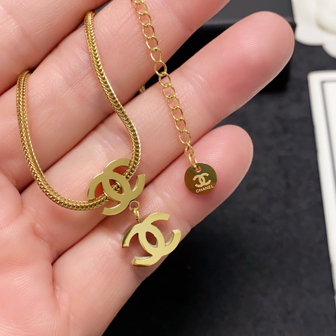 CCN447 CC Metal cc logo pendant necklace - ccjewelryacc