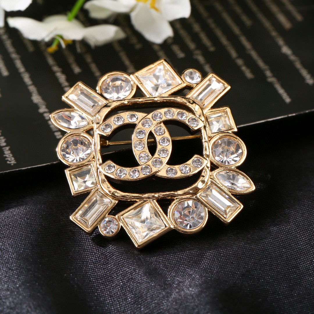 BCB179 Full zircon diamond CC brooch - ccjewelryacc