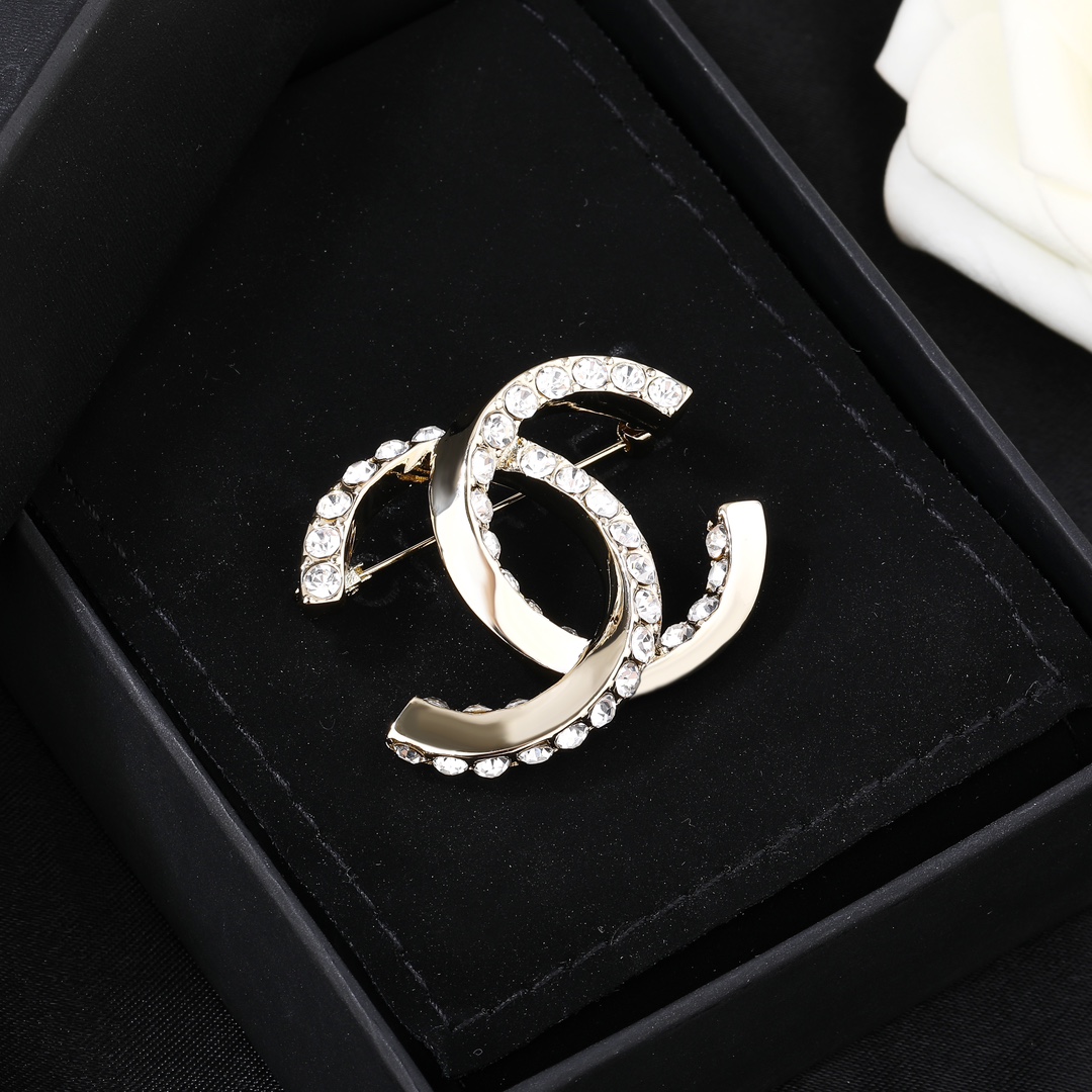 BCB091 Twisty metal CC Brooch pin with rhinestone - ccjewelryacc