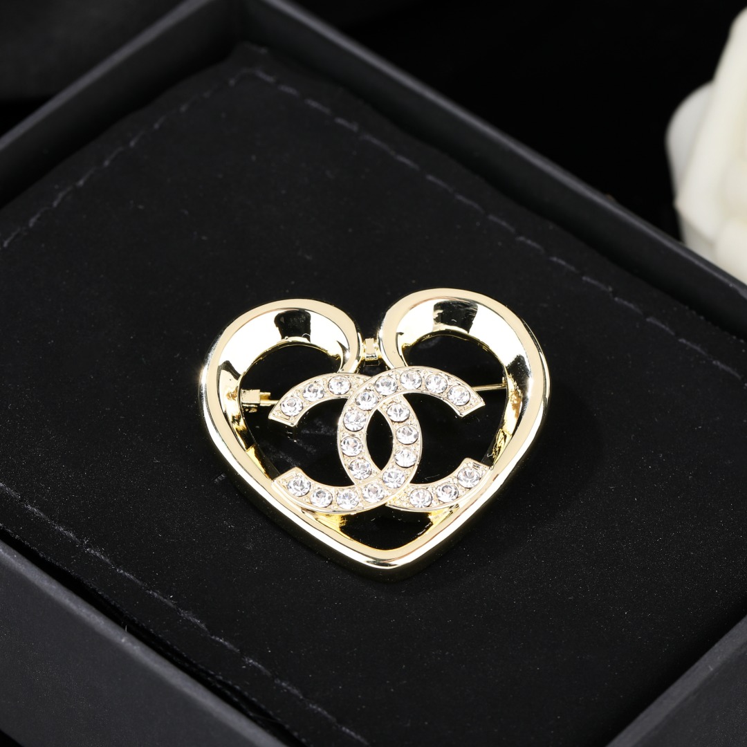 BCB378 Metal Heart with crystal cc brooch pin - ccjewelryacc