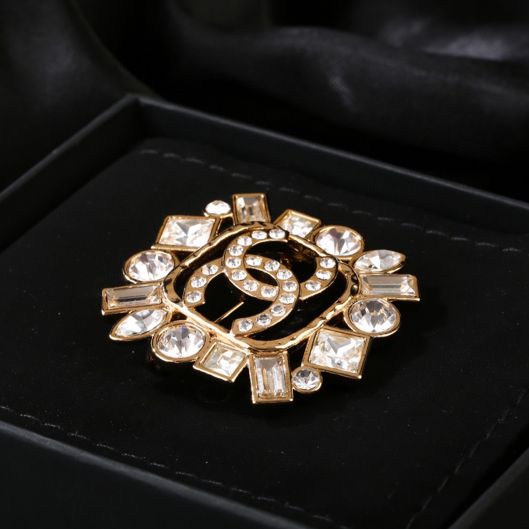 BCB179 Full zircon diamond CC brooch - ccjewelryacc