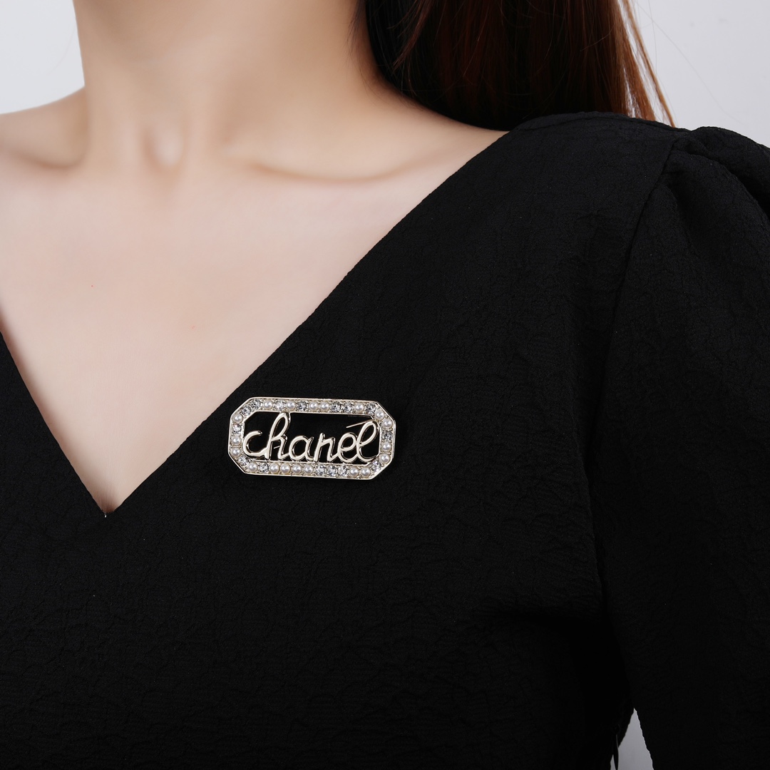 BCB081 CC brooch pin - ccjewelryacc