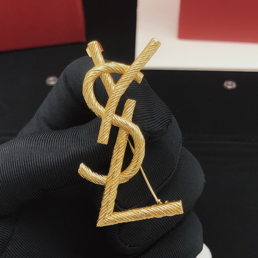 BYB001  Opyum y twisted brooch in metal - ccjewelryacc