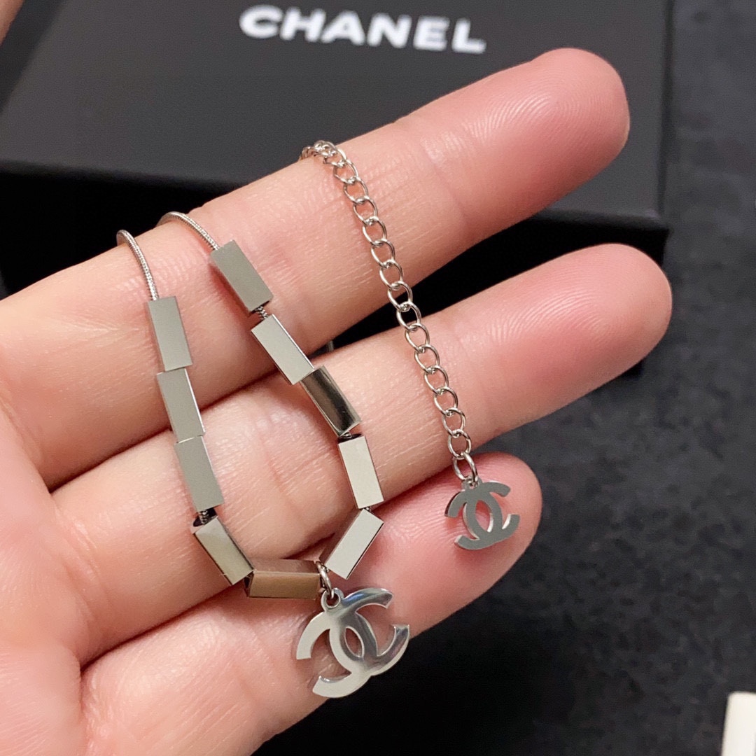 CCN453 CC logo pendant necklace - ccjewelryacc