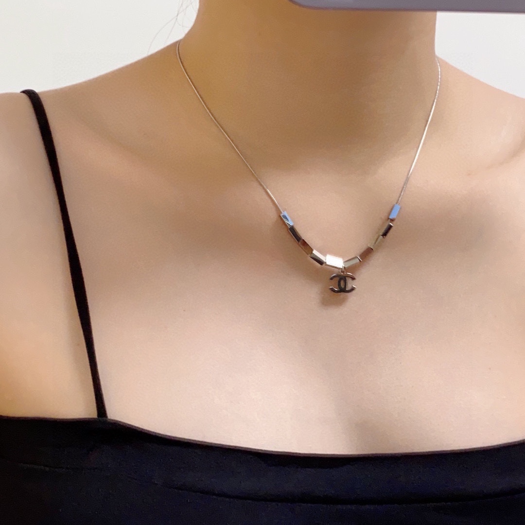 CCN453 CC logo pendant necklace - ccjewelryacc