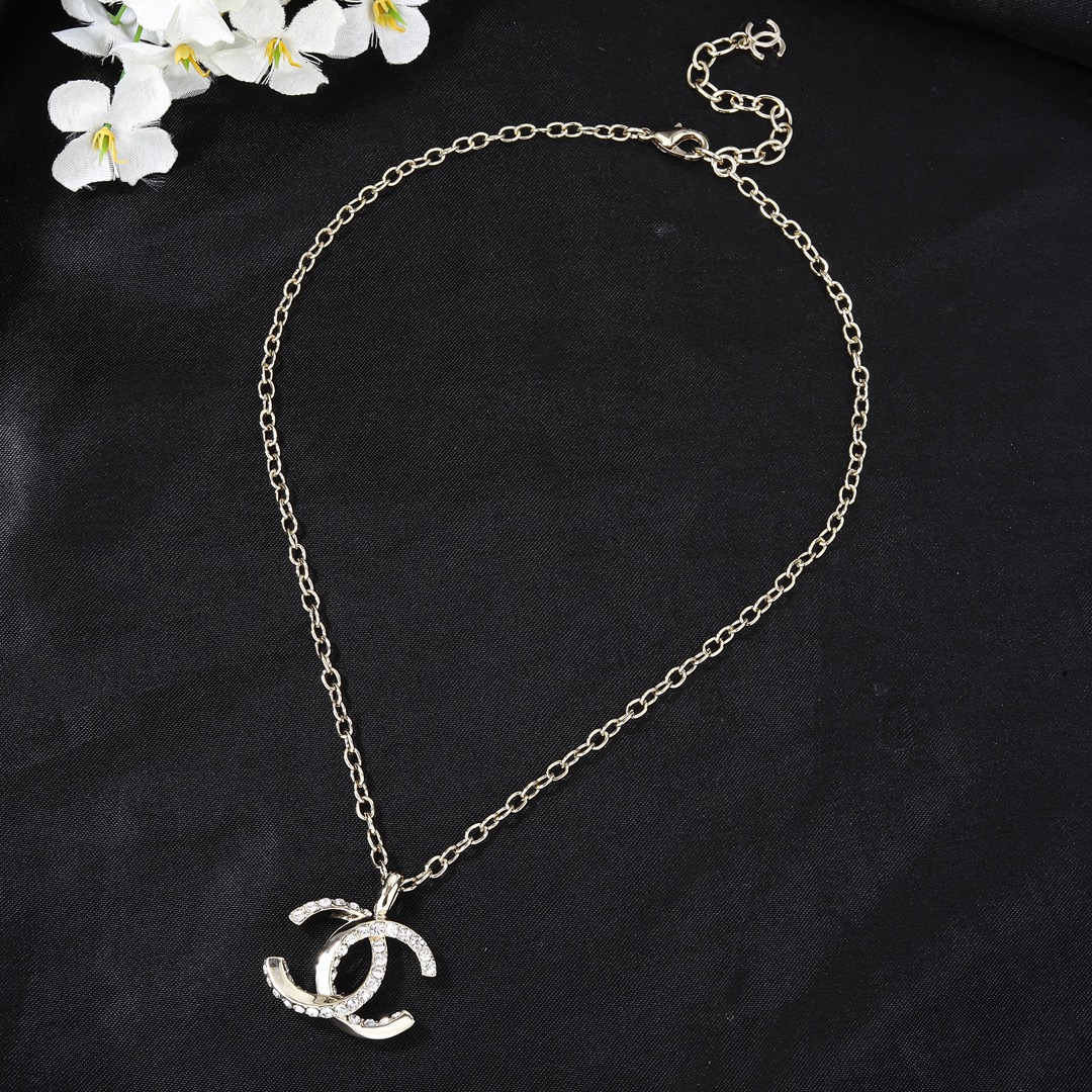 CCN164 CC logo pendant necklace - ccjewelryacc