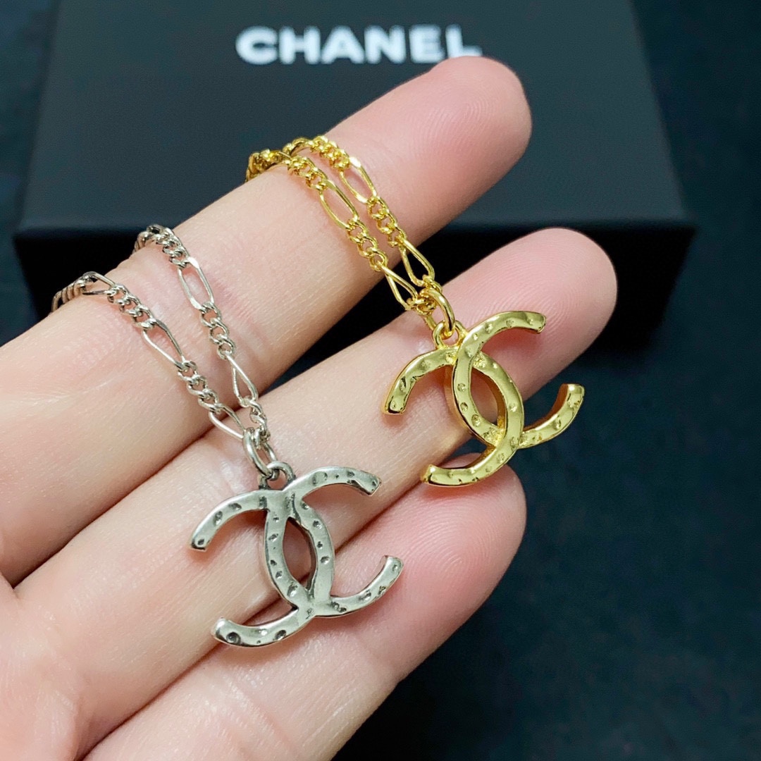 CCN462 Vintage CC Pendant Necklace - ccjewelryacc