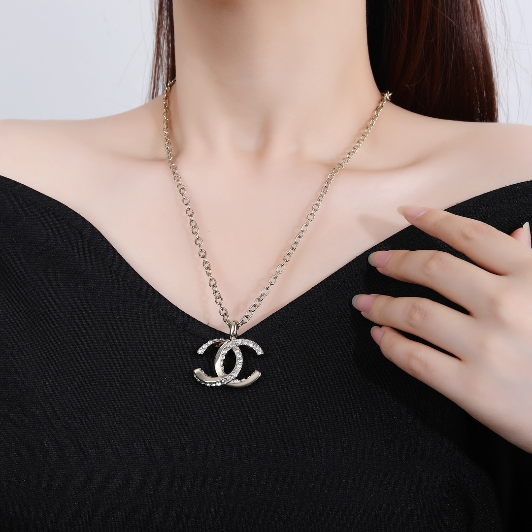 CCN164 CC logo pendant necklace - ccjewelryacc