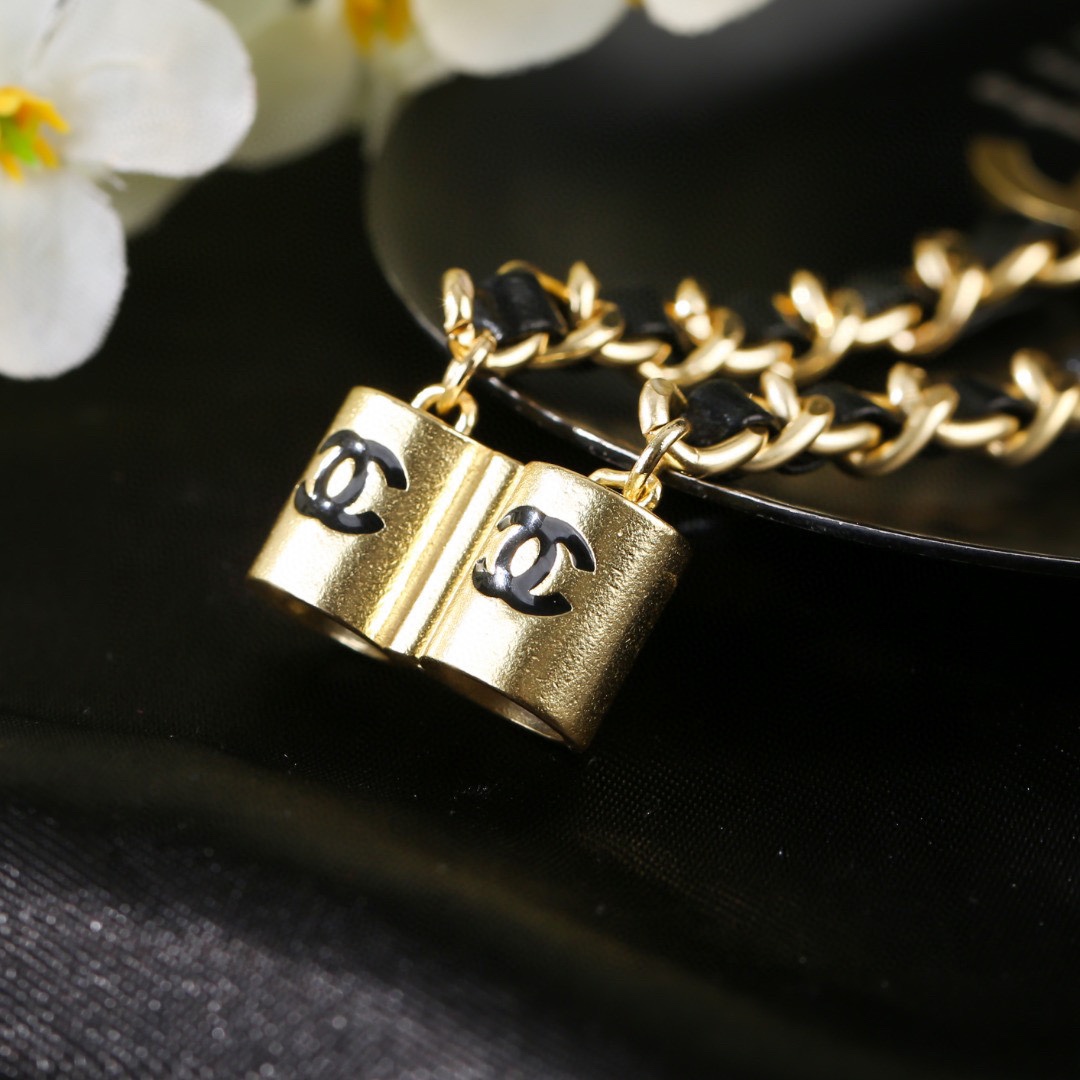 CCN466 CC metal leather airpod  necklace - ccjewelryacc