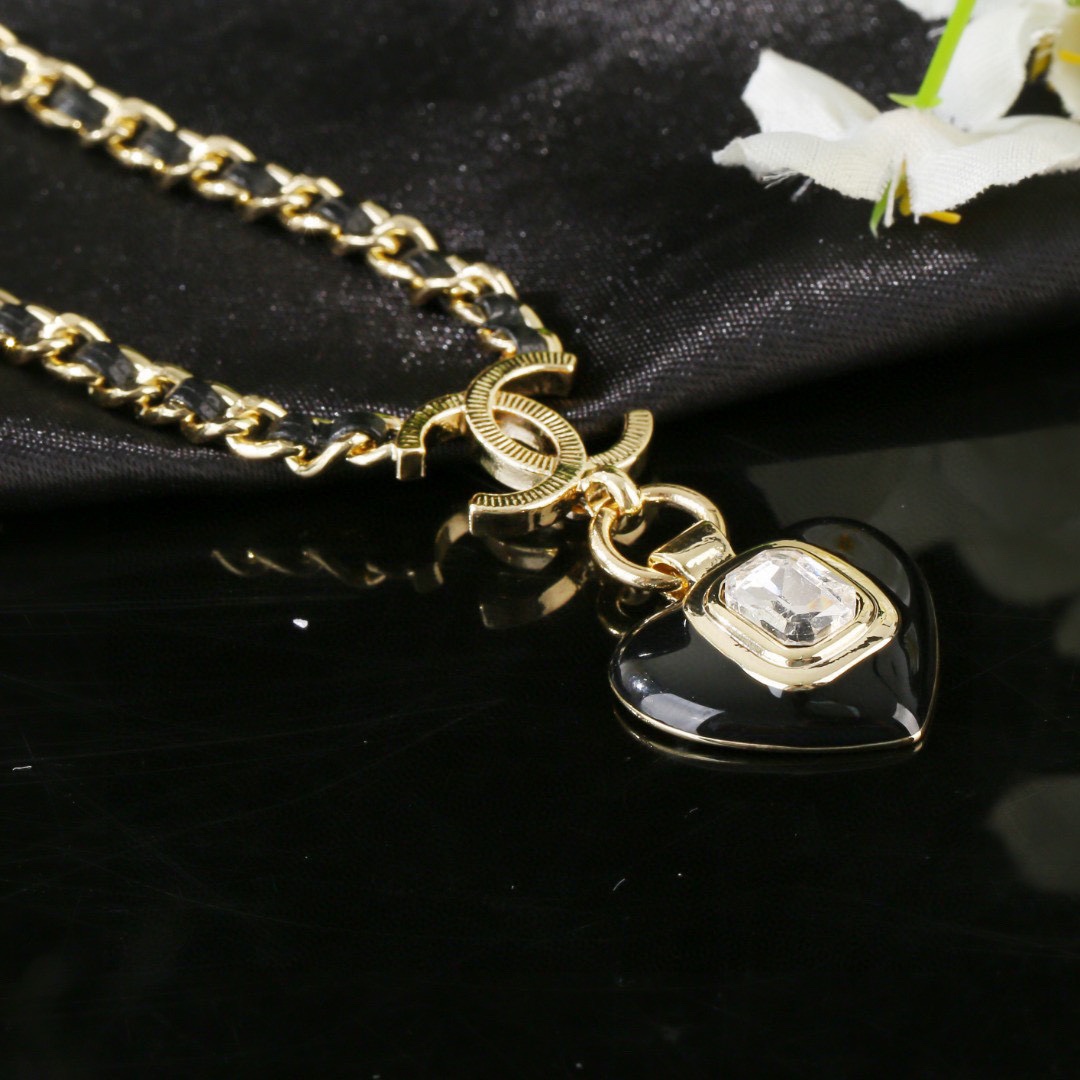 CCN393 CC Red Heart Pendant Necklace - ccjewelryacc