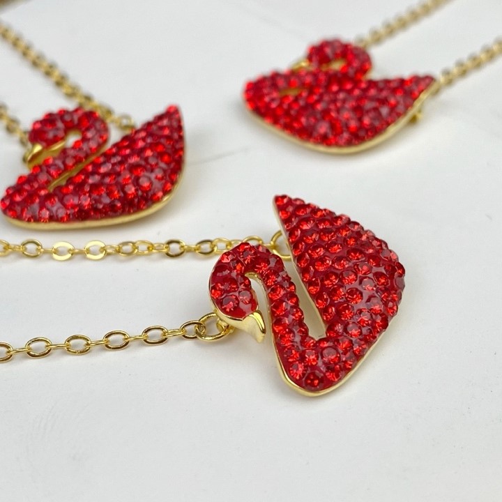 SVN004 Swarovski Red crystal swan pendant necklace - ccjewelryacc