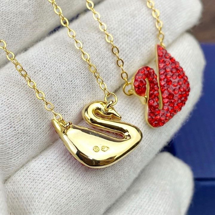 SVN004 Swarovski Red crystal swan pendant necklace - ccjewelryacc