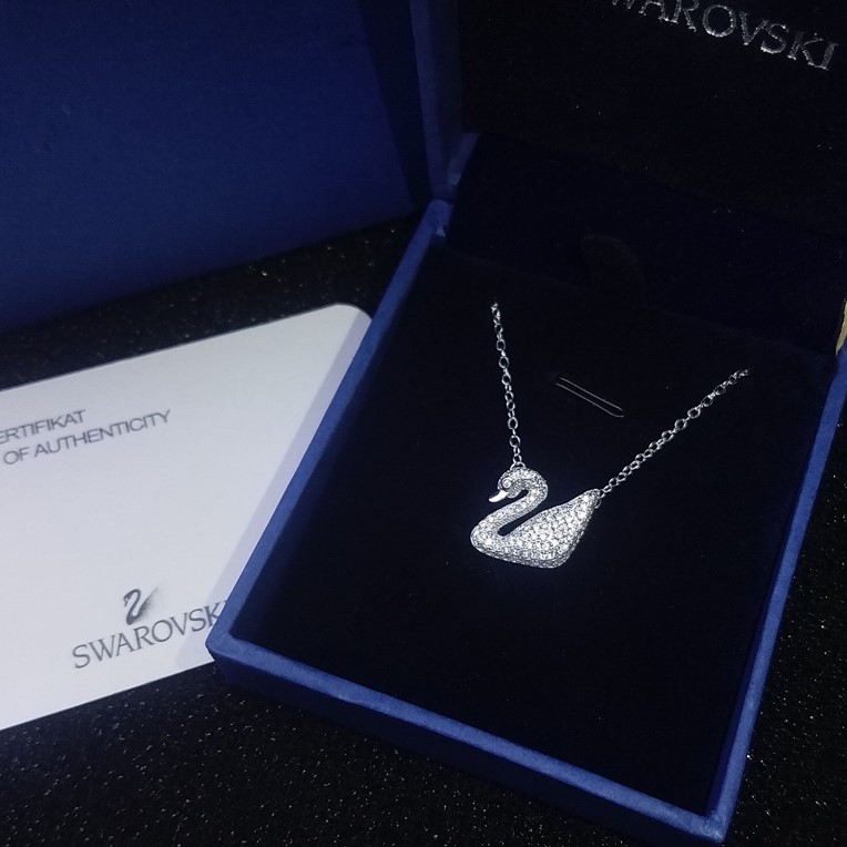 SVN007 Swarovski crystal swan pendant necklace - ccjewelryacc